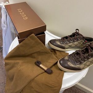 Size 8 Authentic Authentic Gucci Sneakers